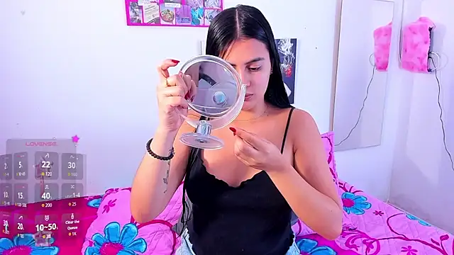 Snapshot of mialeia01 chatting on October 2025 12:04:02 PM mialeia01 online show from October 2025 12:04:02 PM