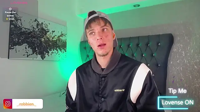 Robbin Blaze online show from April 2026 04:48:01 AM