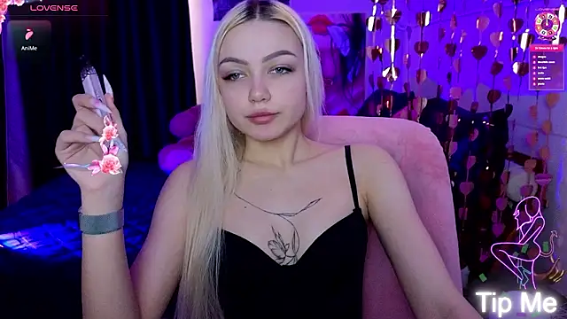 LinaLirian online show from February 2026 10:03:02 AM