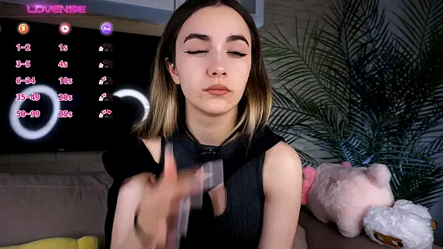 CupSizeGirl online show from September 2025 04:06:02 PM