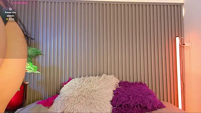 Luna maithe1 online show from September 2025 12:19:01 PM