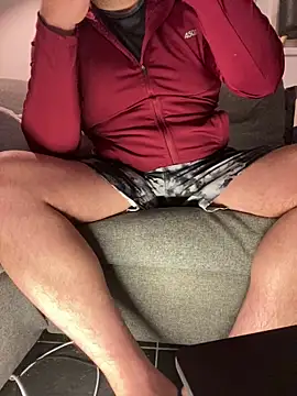 Snapshot of CloudyMuscleBeefy chatting on March 2026 12:04:02 AM CloudyMuscleBeefy online show from March 2026 12:04:02 AM
