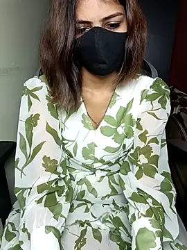 Isha Sax online show from October 2025 06:22:02 AM