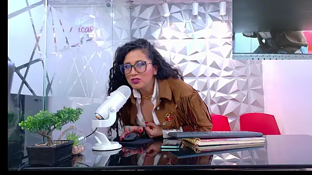 Dakota Rainbow22 online show from February 2026 05:41:01 PM