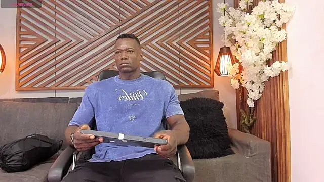 Snapshot of MarcusBlack_ chatting on January 2026 01:04:01 PM MarcusBlack online show from January 2026 01:04:01 PM