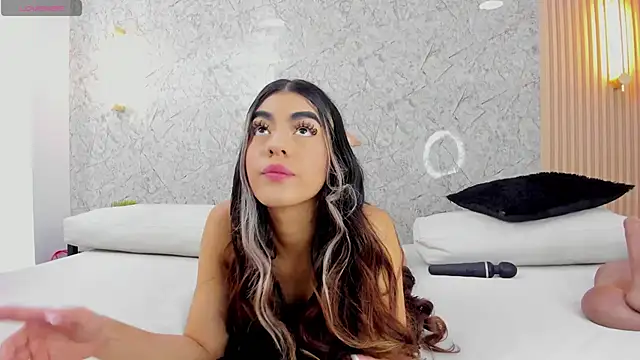 Snapshot of Antonella_west chatting on October 2025 08:08:01 PM Antonella west online show from October 2025 08:08:01 PM