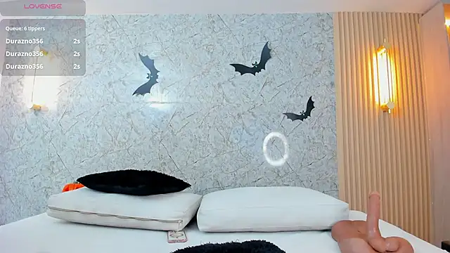 Snapshot of Antonella_west chatting on October 2025 08:43:01 PM Antonella west online show from October 2025 08:43:01 PM