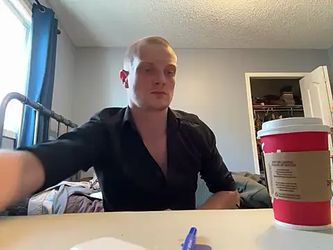 Snapshot of lustylyndon chatting on March 2025 10:37:02 PM lustylyndon online show from March 2025 10:37:02 PM