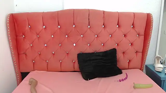 Snapshot of Giselslut_ chatting on September 2025 12:37:02 AM Giselslut online show from September 2025 12:37:02 AM