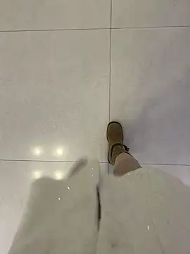 xiaoyuan01 online show from February 2026 03:33:01 AM