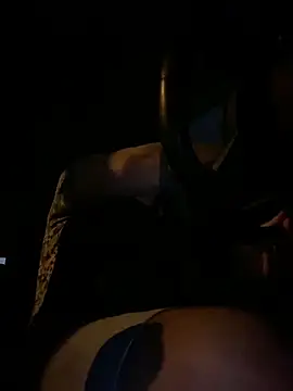 uto857 online show from November 2025 04:01:02 AM