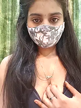 Aanya hotty online show from December 2025 07:00:01 PM