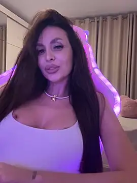 LunaBex online show from October 2025 05:09:01 PM