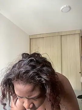 Alexia 24 online show from April 2026 06:39:01 PM