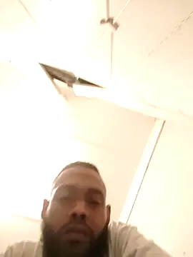 Snapshot of kulliguy chatting on October 2025 05:36:02 PM kulliguy online show from October 2025 05:36:02 PM