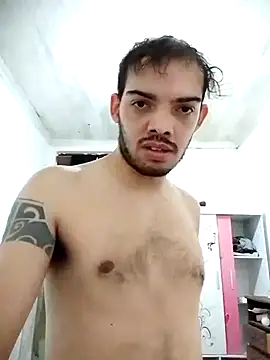 GuilhermeYuree online show from June 2026 11:43:02 PM