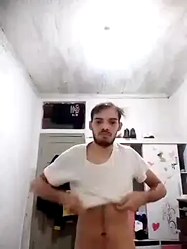 GuilhermeYuree online show from June 2026 01:32:02 AM