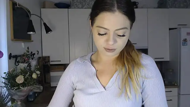 Snapshot of BuffyxLUST chatting on September 2025 06:59:01 AM BuffyxLUST online show from September 2025 06:59:01 AM