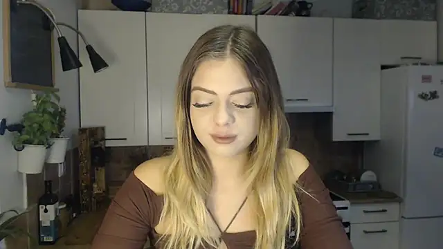 Snapshot of BuffyxLUST chatting on October 2025 07:45:01 AM BuffyxLUST online show from October 2025 07:45:01 AM