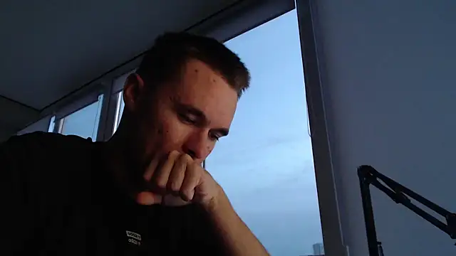 Snapshot of FreddyBredi chatting on October 2025 01:42:02 PM FreddyBredi online show from October 2025 01:42:02 PM
