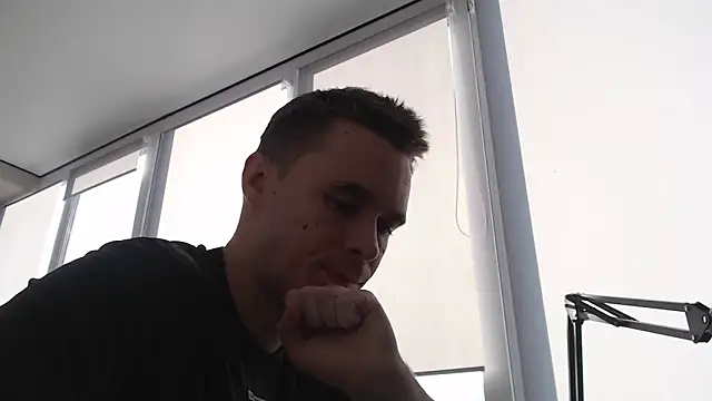 Snapshot of FreddyBredi chatting on October 2025 08:47:02 AM FreddyBredi online show from October 2025 08:47:02 AM