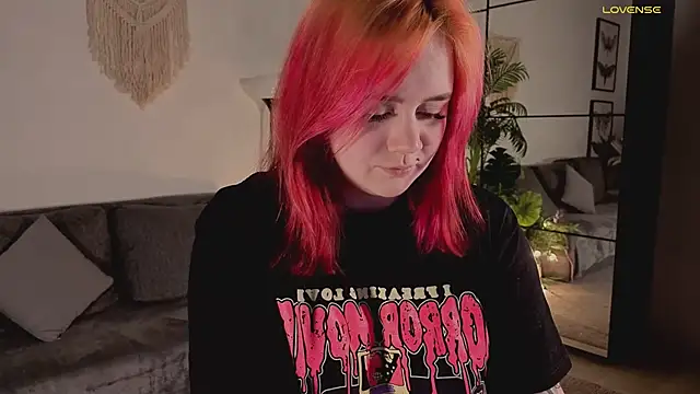 lunaalli online show from April 2026 09:56:01 PM