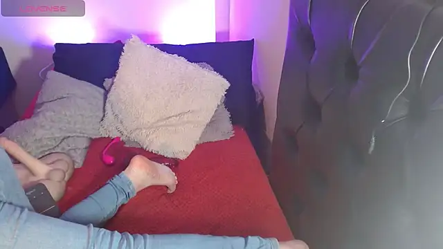 KrystalAdams online show from September 2025 04:11:01 PM