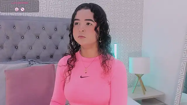 Evaa Lunna  online show from June 2026 08:25:02 PM
