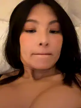 Ninazhang online show from October 2025 01:50:02 AM