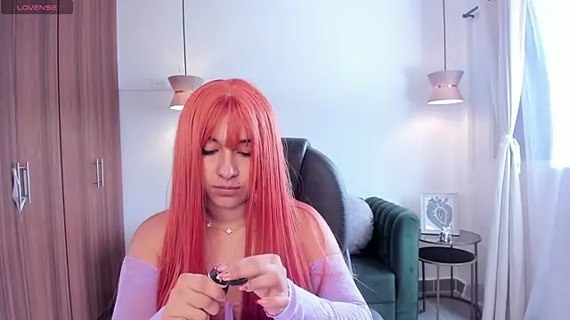 DANDARA THOM online show from September 2025 07:06:02 PM