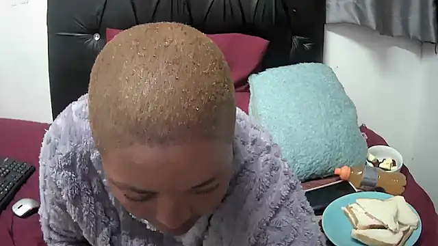 Flirtfatale online show from October 2025 09:45:01 PM