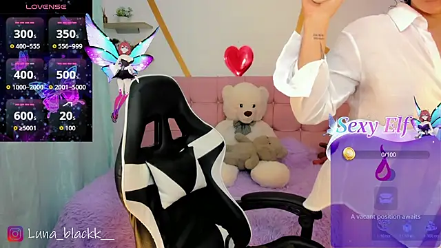 Luna blackk online show from April 2026 09:04:01 PM