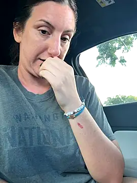 sweetsirenn online show from September 2025 12:09:01 PM