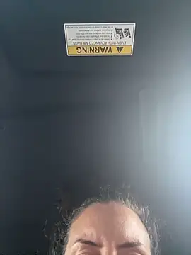 sweetsirenn online show from March 2026 01:37:02 PM