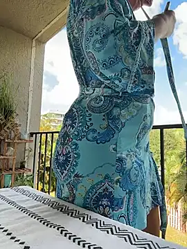 sweetsirenn online show from July 2026 01:46:02 PM