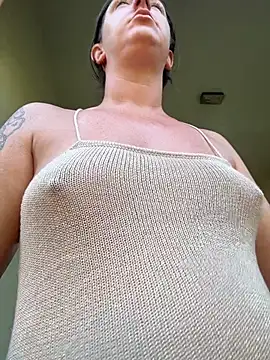 sweetsirenn online show from July 2026 01:08:02 PM
