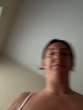 sweetsirenn online show from July 2026 02:13:01 PM