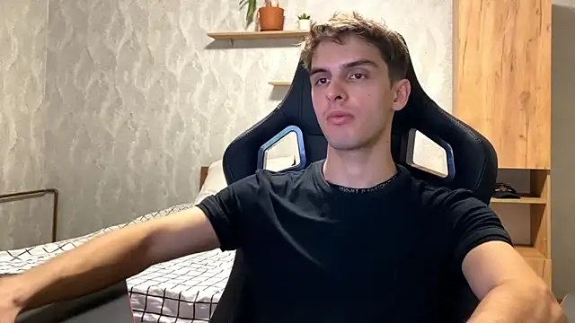 Snapshot of elliot_scott chatting on September 2025 01:47:02 PM elliot scott online show from September 2025 01:47:02 PM