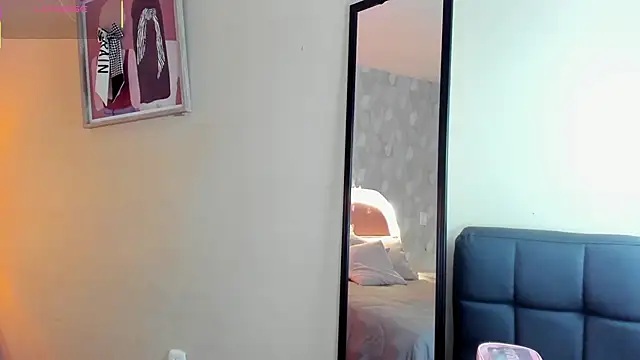 isabella milf  online show from September 2025 07:03:02 PM