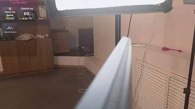 Margo Moll online show from November 2025 06:45:02 AM