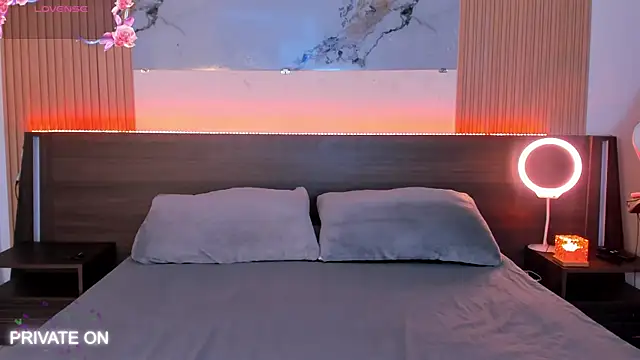 samanthaa moon online show from February 2026 12:29:01 AM