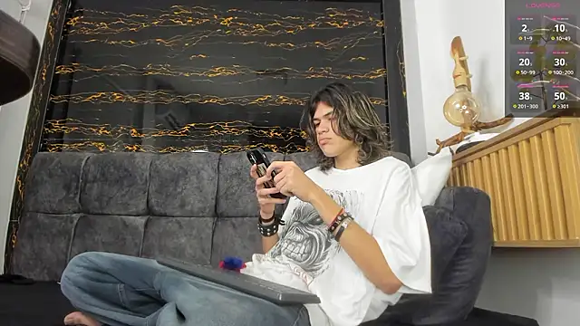 Diamond twink online show from February 2026 02:16:02 PM