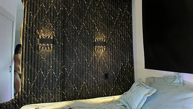 Snapshot of ZOETTAYLOR chatting on November 2025 11:14:02 PM ZOETTAYLOR online show from November 2025 11:14:02 PM