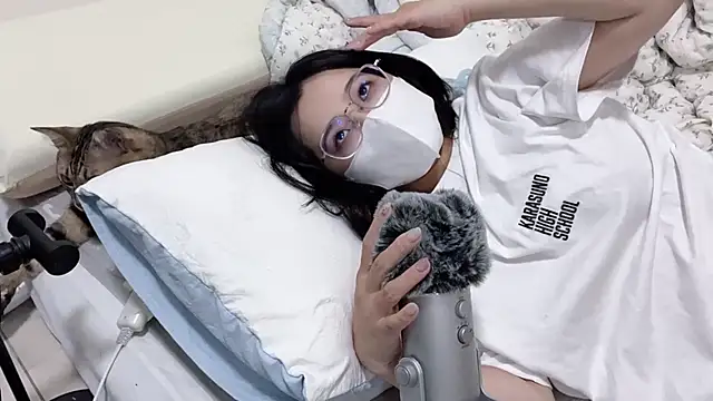 Snapshot of LHeart chatting on October 2025 02:40:01 PM LHeart online show from October 2025 02:40:01 PM