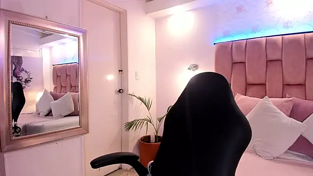 anabelle clark online show from April 2026 05:53:02 PM