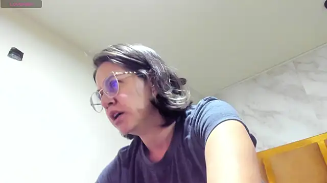 Luciifeer  online show from January 2026 02:54:02 PM