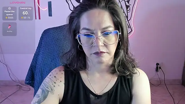 Luciifeer  online show from July 2026 02:44:01 PM