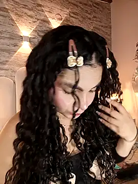 Yassy vazquez online show from April 2026 07:36:01 PM