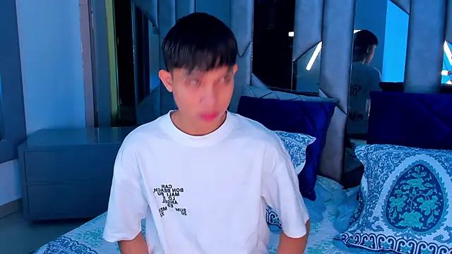 Snapshot of Sebax_Young chatting on September 2025 08:10:01 PM Sebax Young online show from September 2025 08:10:01 PM