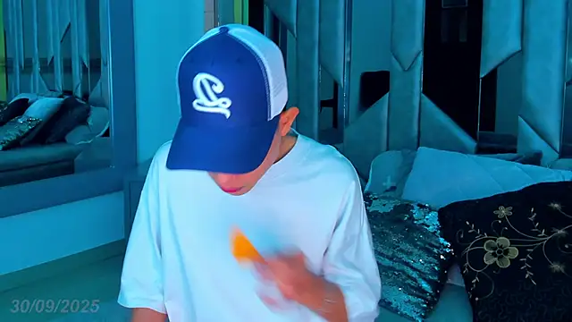 Snapshot of Sebax_Young chatting on October 2025 08:04:01 PM Sebax Young online show from October 2025 08:04:01 PM